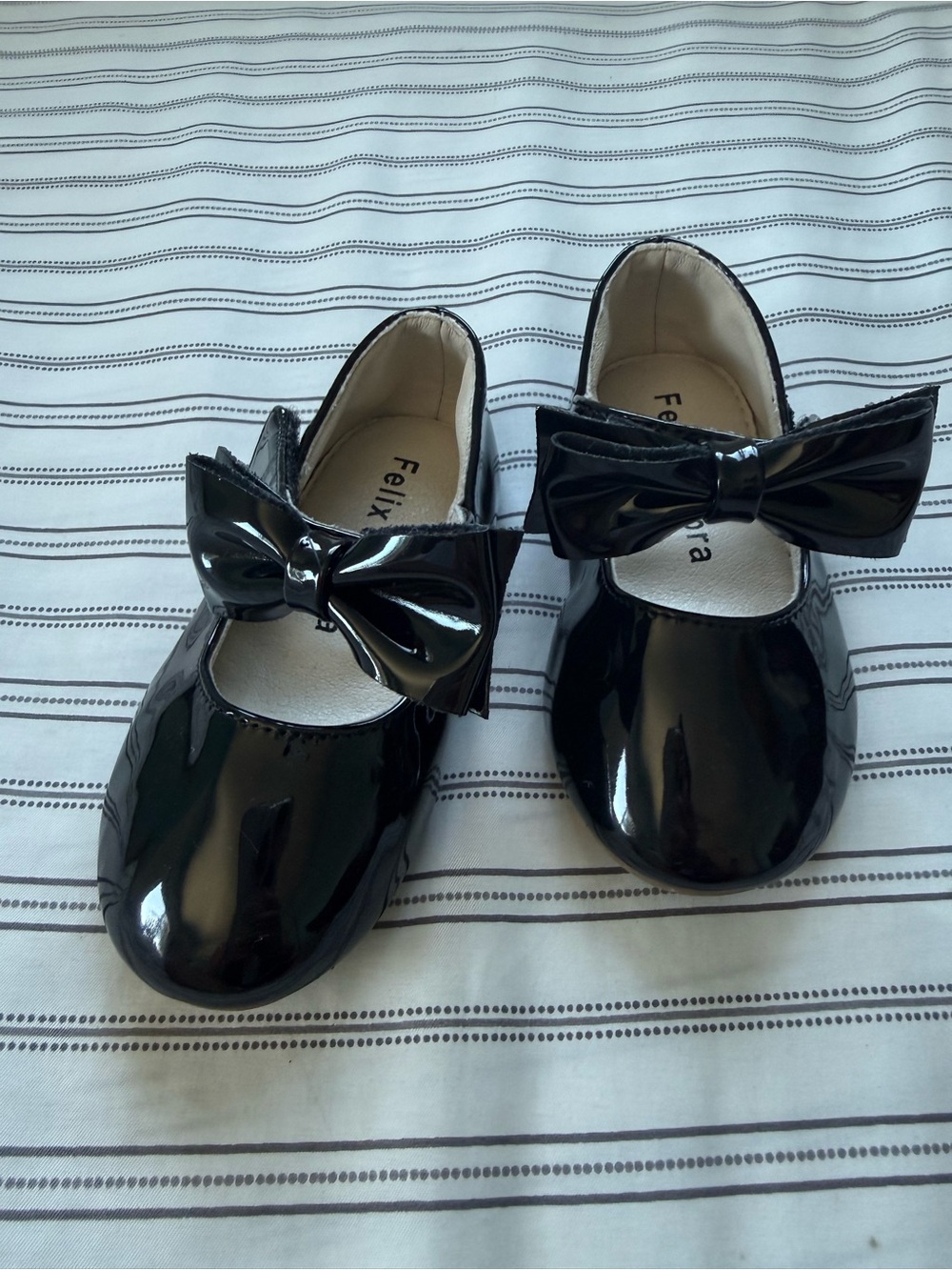 Patent Mary Jane Dress Shoes for toddler with Bow - Black